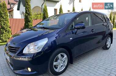 Минивэн Toyota Verso 2012 в 