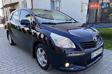 Минивэн Toyota Verso 2012 в 