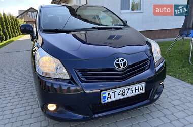 Минивэн Toyota Verso 2012 в 