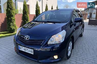 Минивэн Toyota Verso 2012 в 