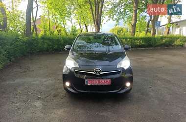 Минивэн Toyota Verso 2012 в 