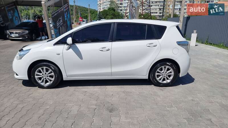 Мінівен Toyota Verso 2011 в Полтаві