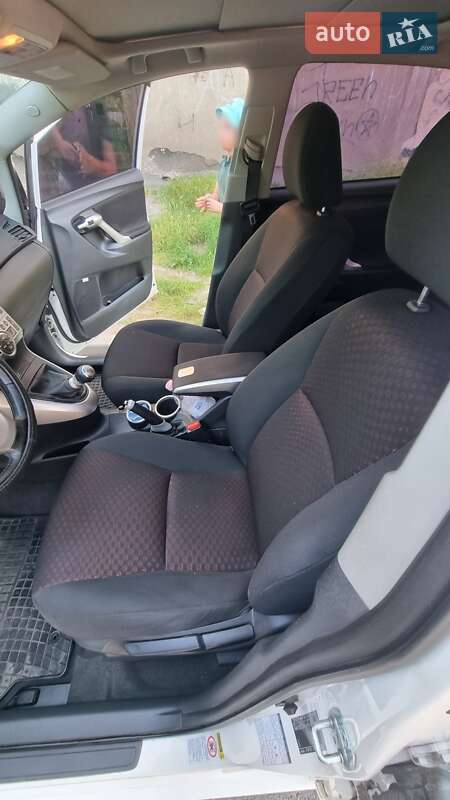 Мінівен Toyota Verso 2011 в Полтаві