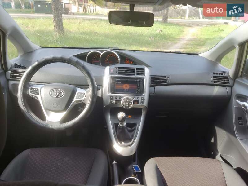 Мінівен Toyota Verso 2011 в Києві