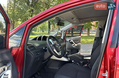 Мінівен Toyota Verso 2010 в 