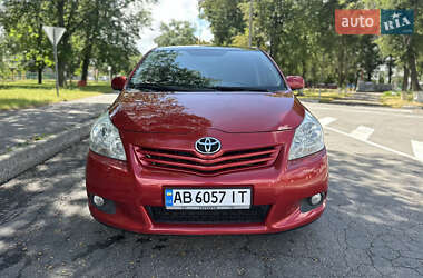 Мінівен Toyota Verso 2010 в 