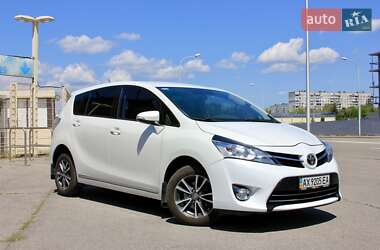 Мінівен Toyota Verso 2013 в Харкові
