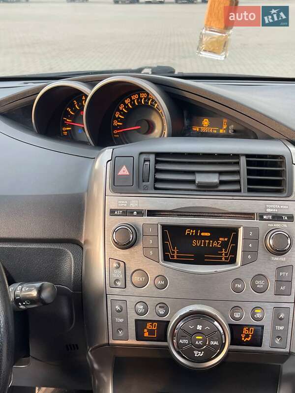 Минивэн Toyota Verso 2009 в Сарнах