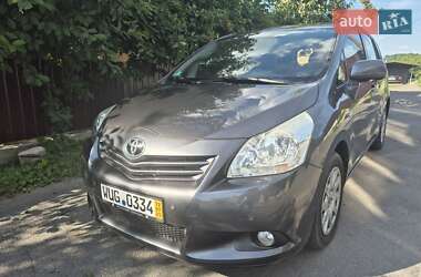 Минивэн Toyota Verso 2010 в 