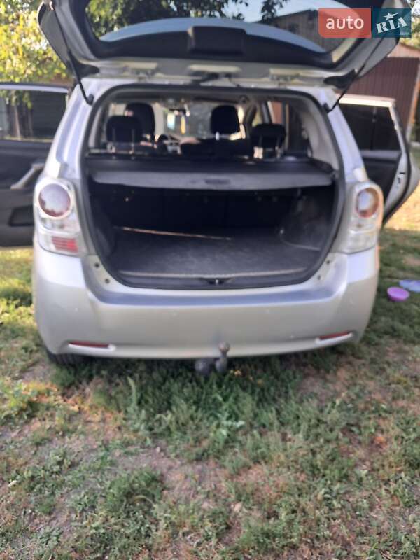 Мінівен Toyota Verso 2009 в Золотоноші