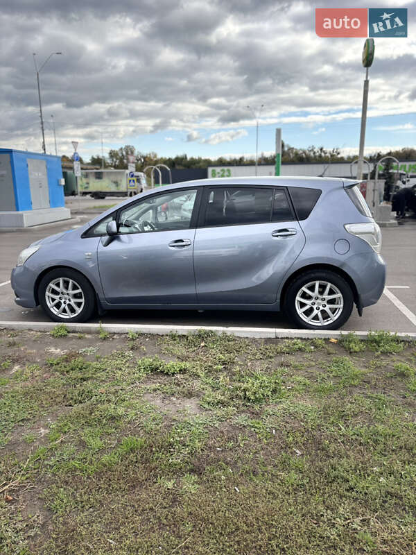 Мінівен Toyota Verso 2011 в Києві