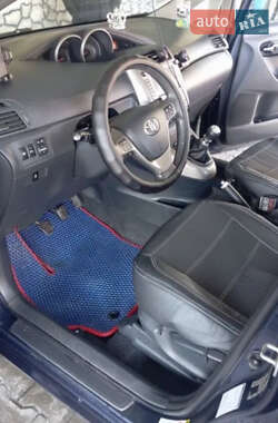 Минивэн Toyota Verso 2009 в 