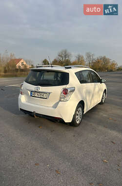 Мінівен Toyota Verso 2015 в  фото 3 Мінівен Toyota Verso 2015 в