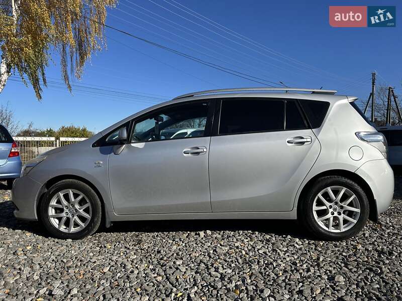 Минивэн Toyota Verso 2012 в Смеле