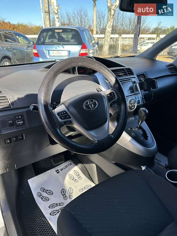 Минивэн Toyota Verso 2012 в Смеле