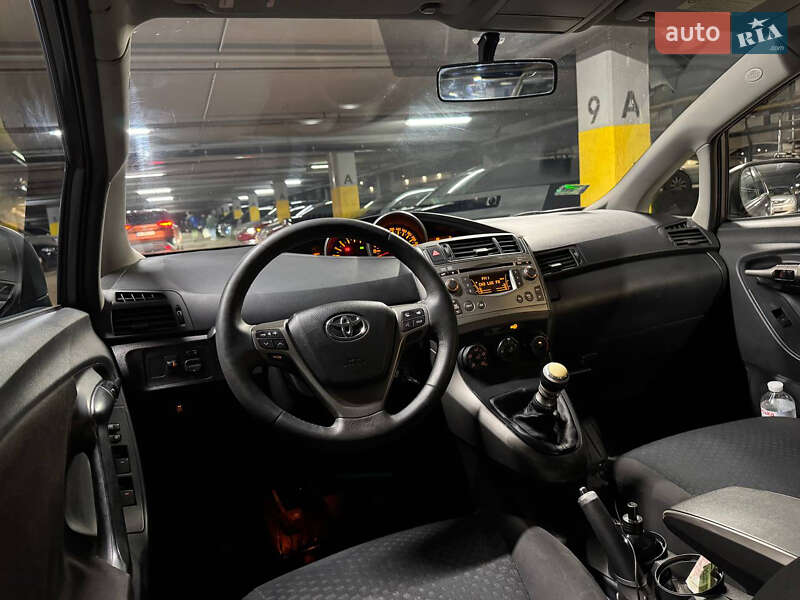 Минивэн Toyota Verso 2010 в Львове