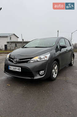 Мінівен Toyota Verso 2015 в Волочиську