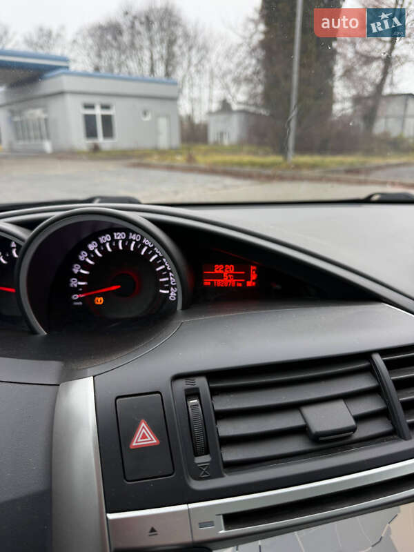 Минивэн Toyota Verso 2015 в Волочиске