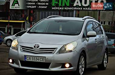 Мінівен Toyota Verso 2012 в Черкасах