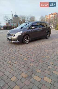 Минивэн Toyota Verso 2010 в Тернополе