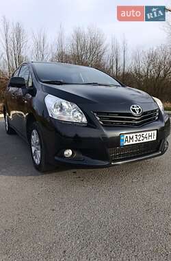 Минивэн Toyota Verso 2011 в Звягеле