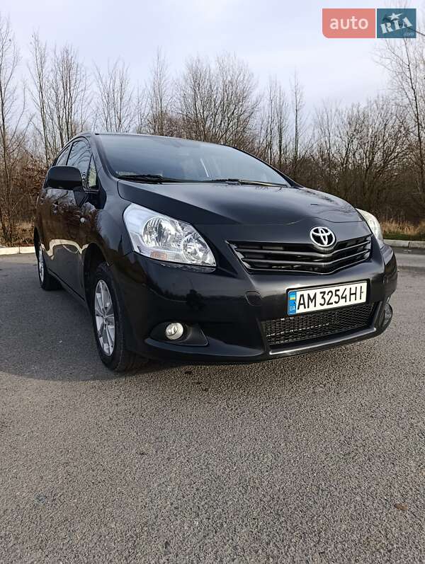 Toyota Verso 2011