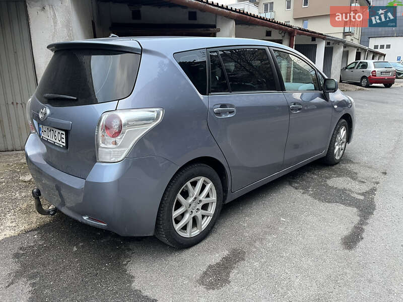 Мінівен Toyota Verso 2009 в Ужгороді