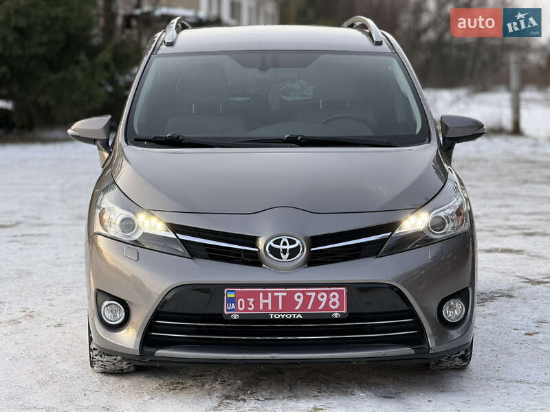Минивэн Toyota Verso 2014 в Луцке фото 2 Минивэн Toyota Verso 2014 в Луцке
