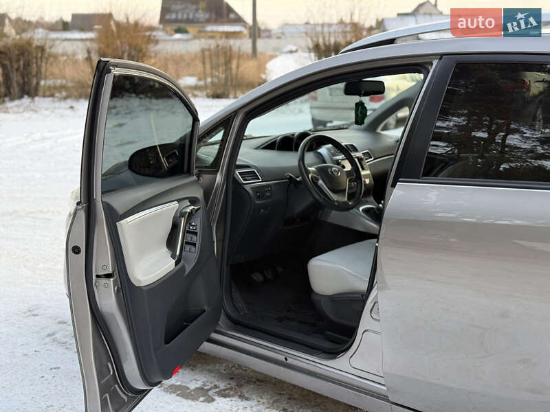 Минивэн Toyota Verso 2014 в Луцке фото 34 Минивэн Toyota Verso 2014 в Луцке