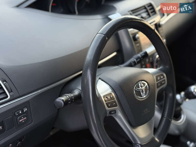 Минивэн Toyota Verso 2014 в Луцке фото 39 Минивэн Toyota Verso 2014 в Луцке