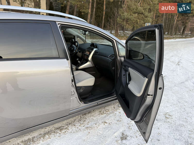 Минивэн Toyota Verso 2014 в Луцке фото 56 Минивэн Toyota Verso 2014 в Луцке