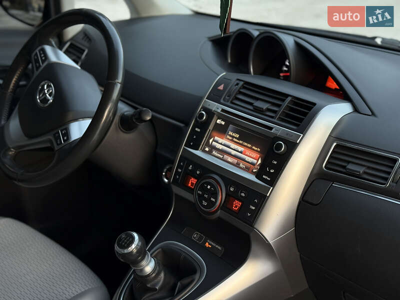 Минивэн Toyota Verso 2014 в Луцке фото 59 Минивэн Toyota Verso 2014 в Луцке