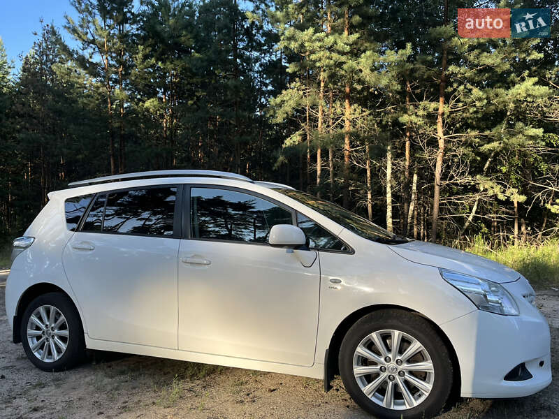 Toyota Verso 2011