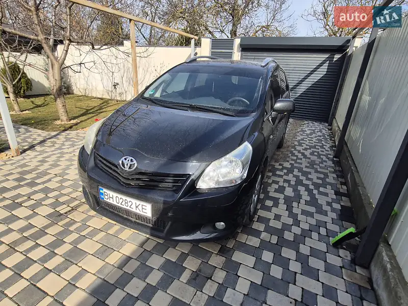 Toyota Verso 2011