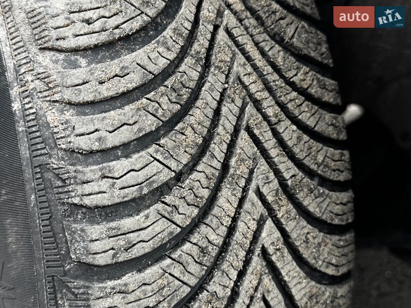 Минивэн Toyota Verso 2016 в Ромнах