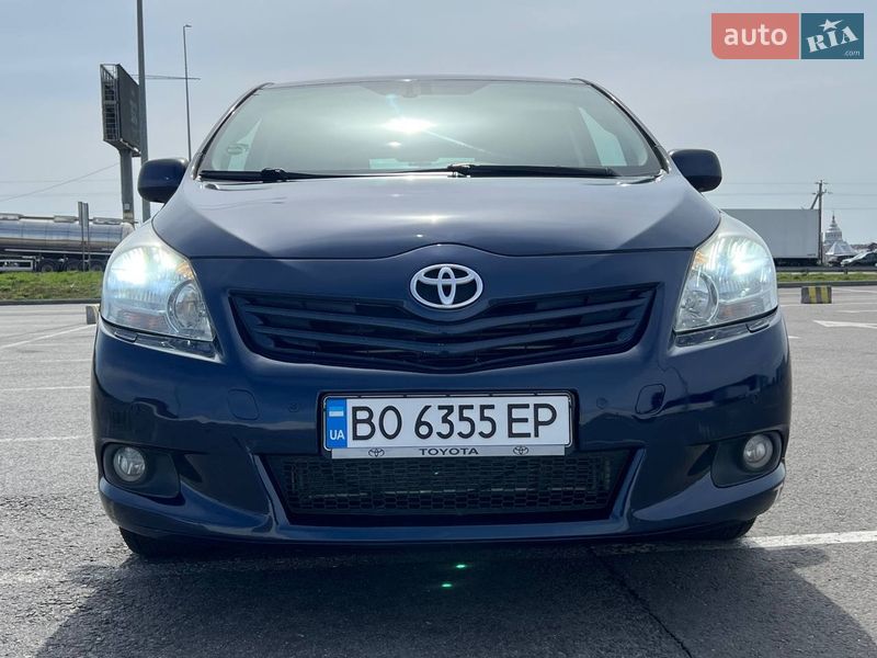 Минивэн Toyota Verso 2009 в Львове