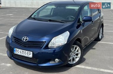 Мінівен Toyota Verso 2009 в Львові