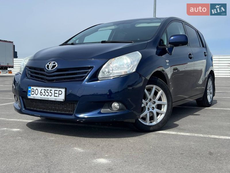 Минивэн Toyota Verso 2009 в Львове