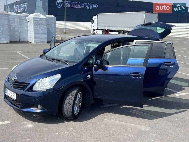 Минивэн Toyota Verso 2009 в Львове