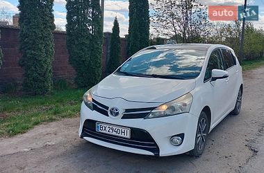 Мінівен Toyota Verso 2014 в Шепетівці
