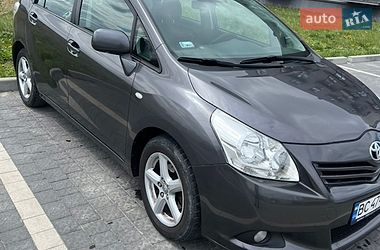 Мінівен Toyota Verso 2010 в Пустомитах