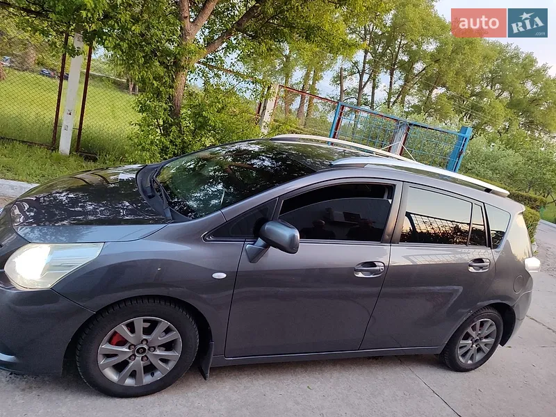 Toyota Verso 2011