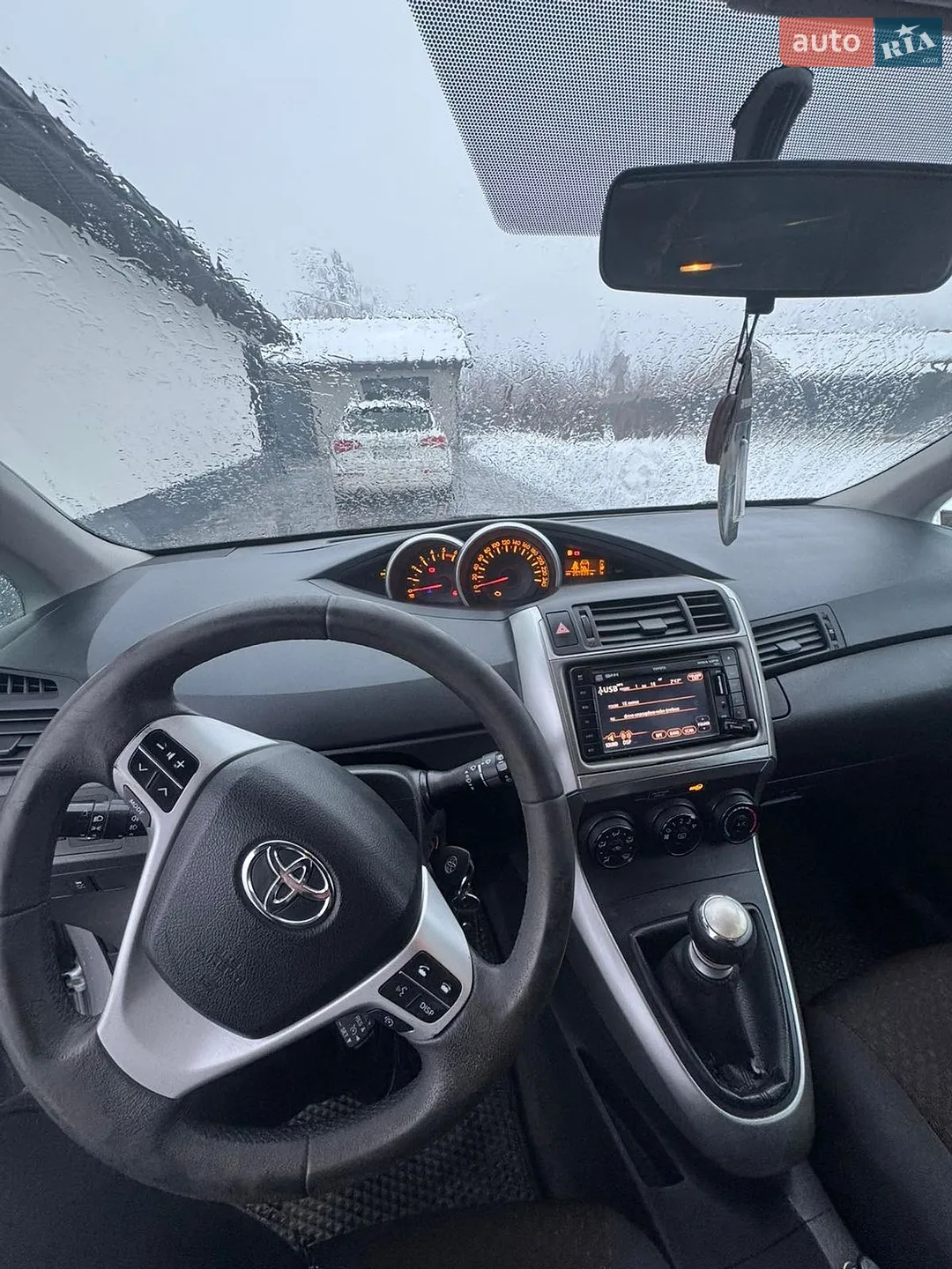 2010 Toyota Verso - мініатюра 9
