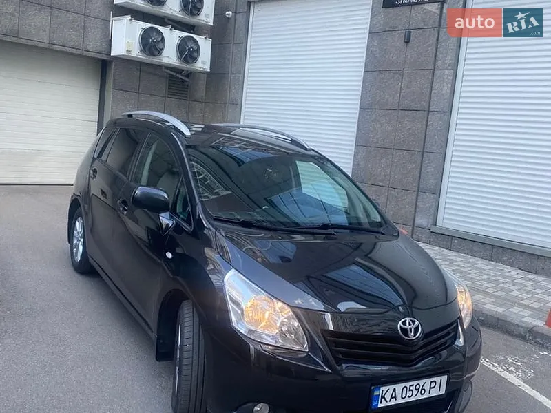 Toyota Verso 2011
