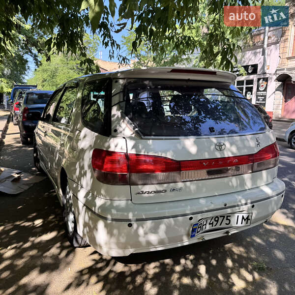 Універсал Toyota Vista 1999 в Одесі