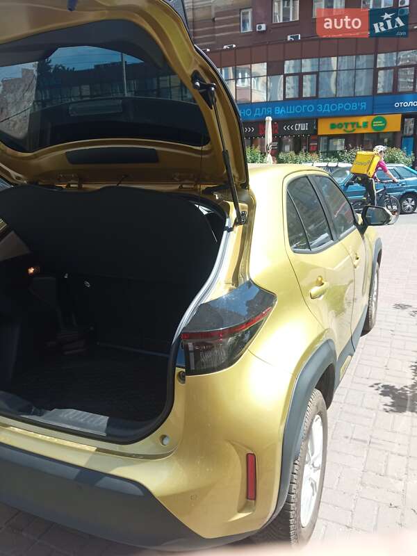 Внедорожник / Кроссовер Toyota Yaris Cross 2023 в Киеве