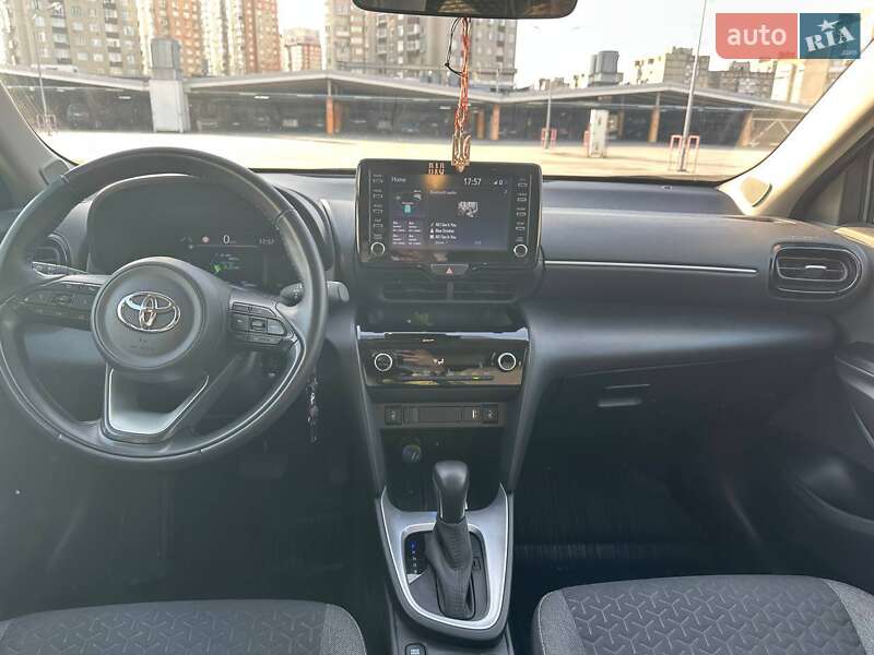 Внедорожник / Кроссовер Toyota Yaris Cross 2023 в Киеве