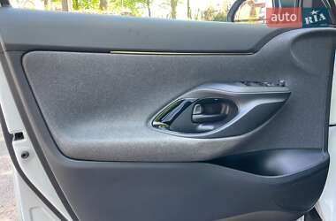 Позашляховик / Кросовер Toyota Yaris Cross 2021 в 