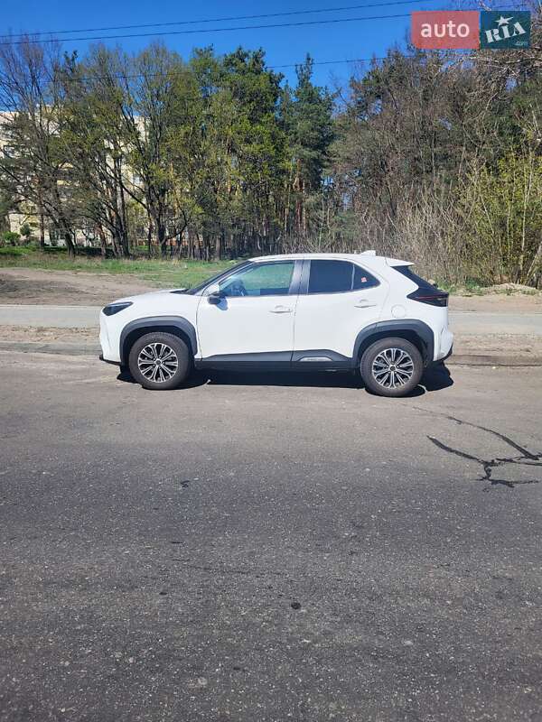 Внедорожник / Кроссовер Toyota Yaris Cross 2023 в Киеве