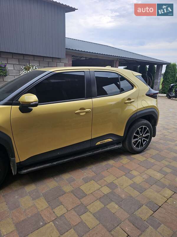 Внедорожник / Кроссовер Toyota Yaris Cross 2024 в Сарнах